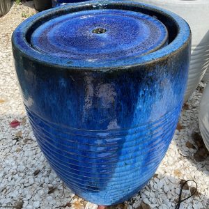 Smooth and ribbed fountain