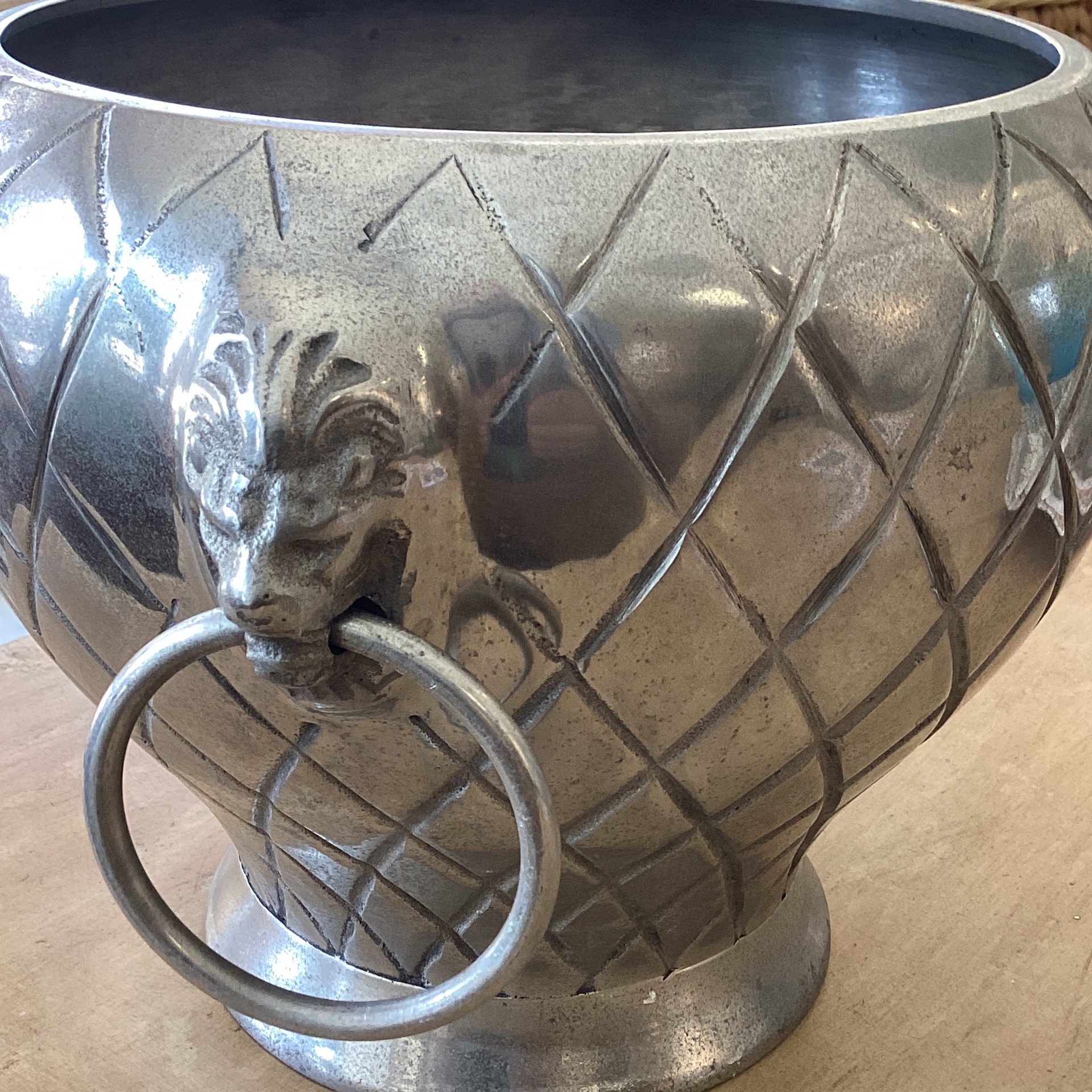SILVER LION URN