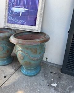 RUSTIC URN / LG BL