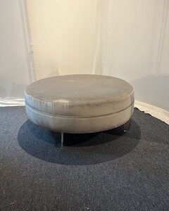 KRAVET ROUND COCKTAIL OTTOMAN-